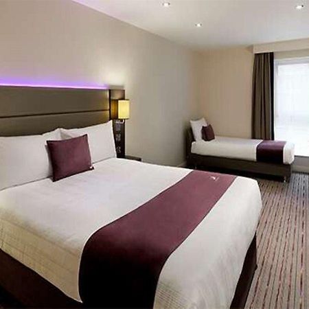 Premier Inn Milton Keynes Central Exterior foto